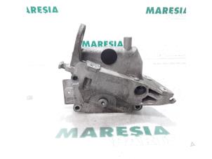 Used Timing cover Renault Twingo II (CN) 1.2 Price € 20,00 Margin scheme offered by Maresia Parts