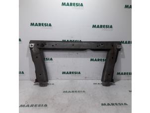 Used Radiator bar Renault Grand Scénic II (JM) 2.0 16V Price € 35,00 Margin scheme offered by Maresia Parts