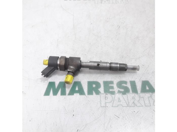 Usagé Injecteurs Lancia Lybra SW 1.9 JTD Prix € 75,00 Règlement à la marge proposé par Maresia Parts
