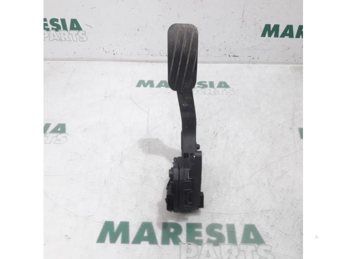 Begagnade Gaspedalsensor Renault Master III (FV) 2.3 dCi 125 16V FWD Pris € 60,50 Inklusive moms erbjuds av Maresia Parts