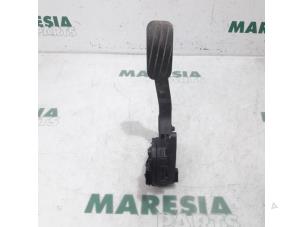 Used Throttle pedal position sensor Renault Master IV (FV) 2.3 dCi 125 16V FWD Price € 60,50 Inclusive VAT offered by Maresia Parts