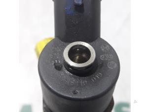 Injecteurs d'un Fiat Punto II (188) 1.9 JTD 80 ELX 3-Drs. 2001