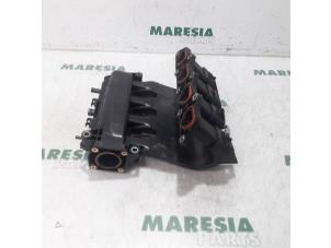 Used Intake manifold Renault Clio III (BR/CR) 1.2 16V 75 Price € 50,00 Margin scheme offered by Maresia Parts