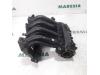Intake manifold from a Renault Clio III (BR/CR) 1.2 16V 75 2007