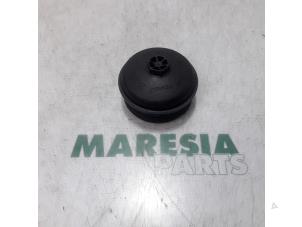 Gebrauchte Ölfilterhalter Renault Megane Preis € 25,00 Margenregelung angeboten von Maresia Parts