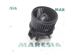 Usagé Moteur de ventilation chauffage Citroen Jumper (U9) 2.0 BlueHDi 130 Prix € 48,40 Prix TTC proposé par Maresia Parts