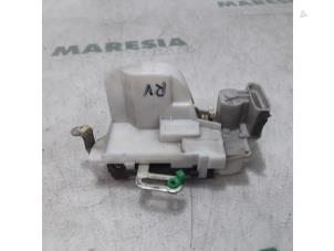 Usagé Serrure portière mécanique 4portes avant droite Fiat Punto II (188) 1.2 60 S Prix € 25,00 Règlement à la marge proposé par Maresia Parts