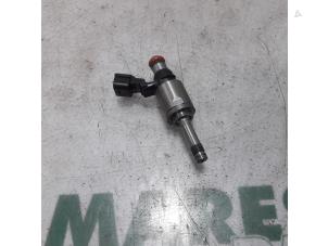 Used Injector (petrol injection) Renault Scénic IV (RFAJ) 1.2 TCE 115 16V Price € 40,00 Margin scheme offered by Maresia Parts