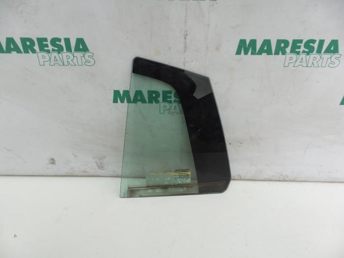 Usados Ventanilla triangular izquierda detrás Fiat Bravo (198A) 1.4 16V Precio € 35,00 Norma de margen ofrecido por Maresia Parts