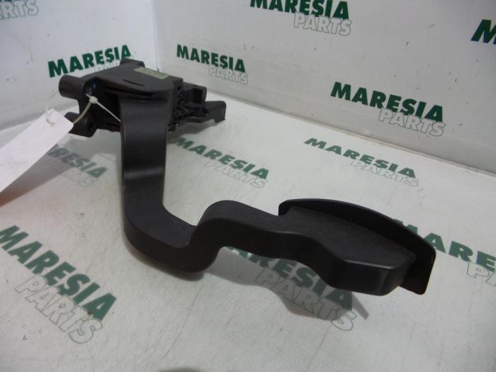Begagnade Gaspedalsensor Fiat Bravo (198A) 1.4 16V Pris € 25,00 Marginaltabell erbjuds av Maresia Parts