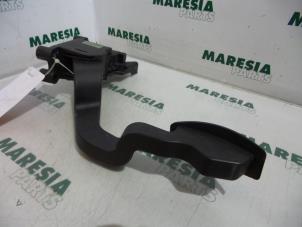 Usados Sensor de posición de acelerador Fiat Bravo (198A) 1.4 16V Precio € 25,00 Norma de margen ofrecido por Maresia Parts