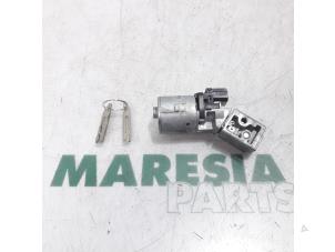 Used Ignition lock + key Citroen C5 III Tourer (RW) 2.0 HDiF 16V Price € 40,00 Margin scheme offered by Maresia Parts