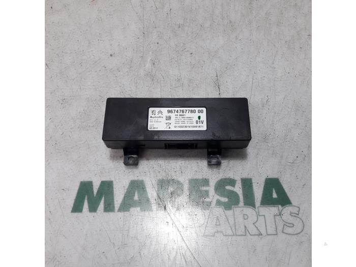 Używane Modul radiowy Citroen C5 III Tourer (RW) 2.7 HDiF V6 24V Autom. Cena € 60,00 Procedura marży oferowane przez Maresia Parts