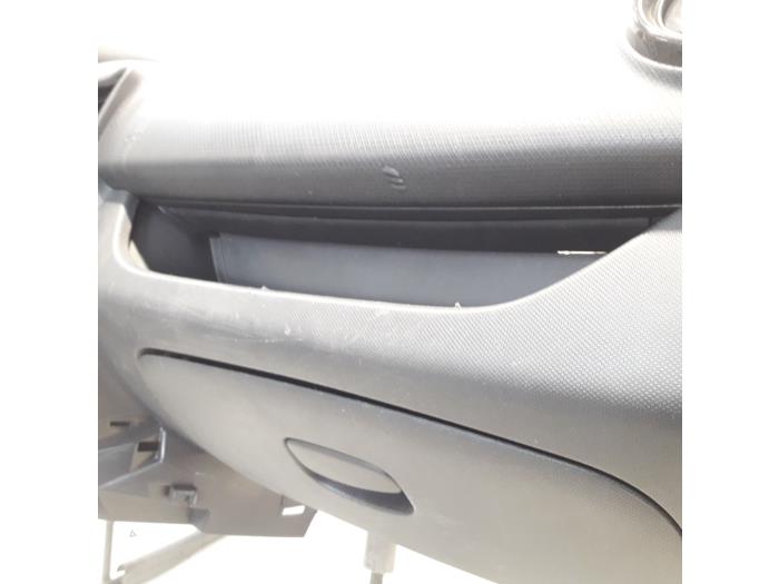 Airbag rechts (Armaturenbrett) van een Renault Clio IV (5R) 1.5 Energy dCi 90 FAP 2013