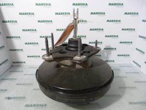 Used Brake servo Renault Clio III (BR/CR) 1.2 16V TCe 100 Price € 50,00 Margin scheme offered by Maresia Parts