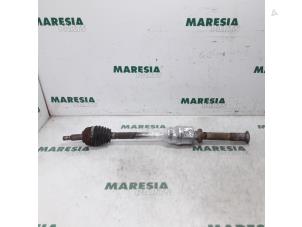 Used Front drive shaft, right Renault Grand Scénic II (JM) 2.0 16V Price € 40,00 Margin scheme offered by Maresia Parts