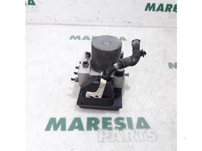 Used ABS pump Citroen C5 III Tourer (RW) 2.0 HDiF 16V Price € 145,00 Margin scheme offered by Maresia Parts
