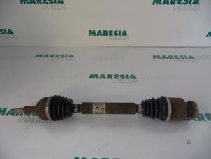 Used Front drive shaft, right Renault Grand Scénic II (JM) 1.5 dCi 100 Price € 50,00 Margin scheme offered by Maresia Parts