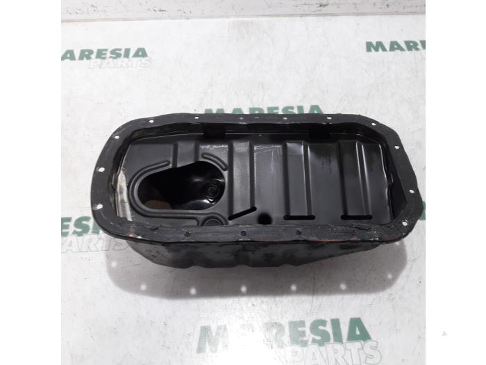 Sump from a Renault Twingo II (CN) 1.2 16V 2013