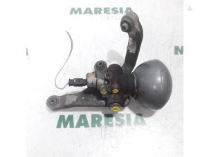 Used Suspension sphere Citroen C5 III Tourer (RW) 2.0 HDiF 16V Price € 75,00 Margin scheme offered by Maresia Parts