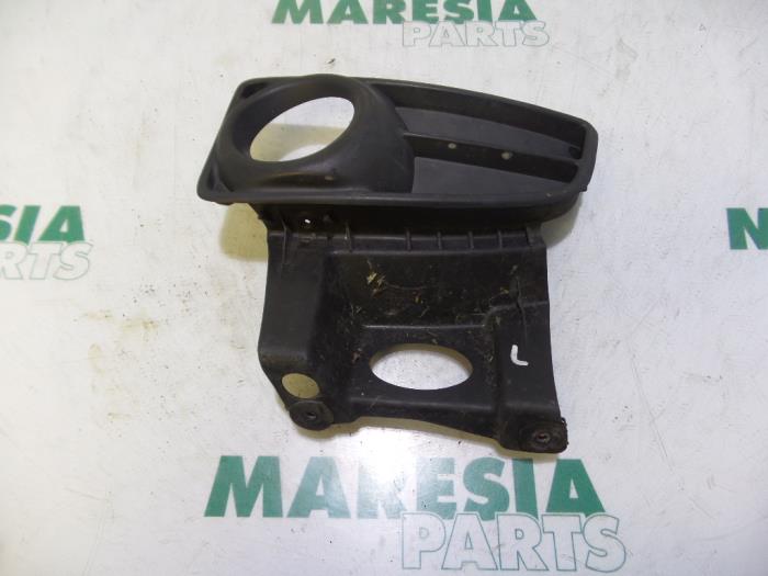 Gebrauchte Abdeckplatte Nebelscheinwerfer links Fiat Panda (169) 1.2 Fire Preis € 25,00 Margenregelung angeboten von Maresia Parts