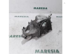Usados Soporte (varios) Fiat Ducato (250) 2.0 D 115 Multijet Precio € 42,35 IVA incluido ofrecido por Maresia Parts