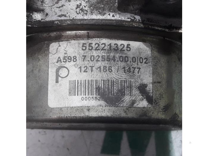 Bomba de vacío (diésel) de un Fiat Ducato (250) 2.0 D 115 Multijet 2012