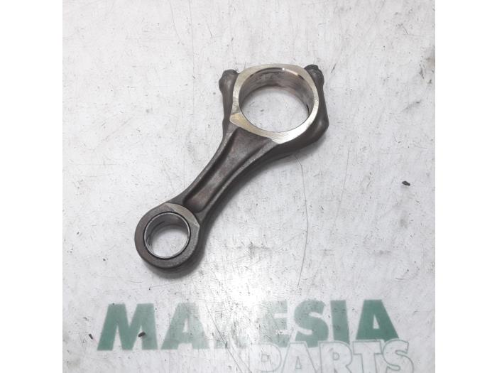 Używane Korbowód Fiat Ducato (250) 2.3 D 120 Multijet Cena € 60,50 Z VAT oferowane przez Maresia Parts