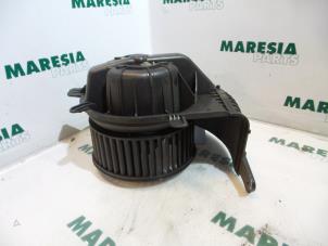 Used Heating and ventilation fan motor Renault Scénic II (JM) 1.5 dCi 85 Price € 35,00 Margin scheme offered by Maresia Parts