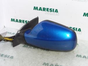 Used Wing mirror, left Peugeot 307 CC (3B) 2.0 HDIF 16V Price € 75,00 Margin scheme offered by Maresia Parts