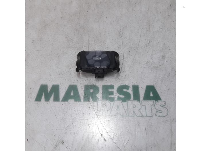Begagnade Regnsensor Citroen C4 Picasso (UD/UE/UF) 1.6 HDiF 16V 110 Pris € 24,99 Marginaltabell erbjuds av Maresia Parts