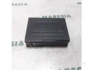 Used CD changer Peugeot 206 (2A/C/H/J/S) 1.6 16V Price € 75,00 Margin scheme offered by Maresia Parts