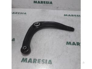 Used Front lower wishbone, right Citroen C4 Picasso (UD/UE/UF) 1.6 HDiF 16V 110 Price € 25,00 Margin scheme offered by Maresia Parts