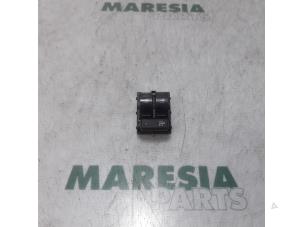 Used Multi-functional window switch Citroen Jumper (U9) 2.2 HDi 120 Euro 4 Price € 54,45 Inclusive VAT offered by Maresia Parts
