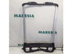 Used Headlining Peugeot 5008 I (0A/0E) 1.6 BlueHDi 120 Price € 75,00 Margin scheme offered by Maresia Parts