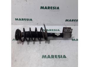 Used Front shock absorber rod, left Peugeot 5008 I (0A/0E) 1.6 BlueHDi 120 Price € 50,00 Margin scheme offered by Maresia Parts