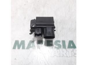 Used Cooling fan resistor Peugeot 5008 I (0A/0E) 1.6 BlueHDi 120 Price € 20,00 Margin scheme offered by Maresia Parts