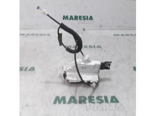Used Front door lock mechanism 4-door, right Peugeot 5008 I (0A/0E) 1.6 BlueHDi 120 Price € 19,90 Margin scheme offered by Maresia Parts