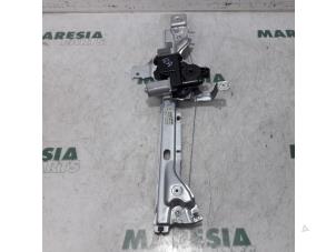 Used Rear door window mechanism 4-door, right Peugeot 5008 I (0A/0E) 1.6 BlueHDi 120 Price € 60,00 Margin scheme offered by Maresia Parts