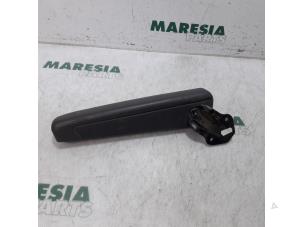 Used Armrest Citroen Jumper (U9) 2.2 HDi 120 Euro 4 Price € 78,65 Inclusive VAT offered by Maresia Parts