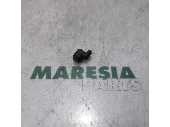 Usados Sensor PDC Renault Laguna III (BT) 2.0 16V Precio € 15,00 Norma de margen ofrecido por Maresia Parts
