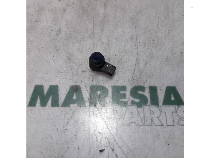 Usados Sensor PDC Renault Laguna III (BT) 2.0 16V Precio € 15,00 Norma de margen ofrecido por Maresia Parts