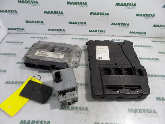 Used Engine management computer Renault Megane II (BM/CM) 1.4 16V 98 Price € 324,99 Margin scheme offered by Maresia Parts