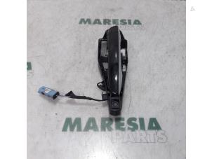 Used Front door handle 4-door, right Citroen DS5 (KD/KF) 2.0 165 HYbrid4 16V Price € 40,00 Margin scheme offered by Maresia Parts