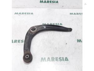 Used Front lower wishbone, right Citroen DS5 (KD/KF) 2.0 165 HYbrid4 16V Price € 35,00 Margin scheme offered by Maresia Parts