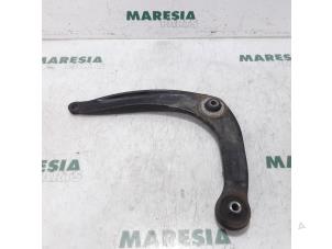Used Front lower wishbone, left Citroen DS5 (KD/KF) 2.0 165 HYbrid4 16V Price € 50,00 Margin scheme offered by Maresia Parts