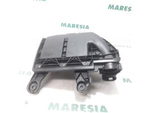 Używane Obudowa filtra powietrza Peugeot 508 SW (8E/8U) 1.6 HDiF 16V Cena € 50,00 Procedura marży oferowane przez Maresia Parts