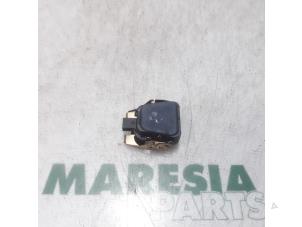 Usados Sensor de lluvia Peugeot 508 SW (8E/8U) 1.6 HDiF 16V Precio € 20,00 Norma de margen ofrecido por Maresia Parts