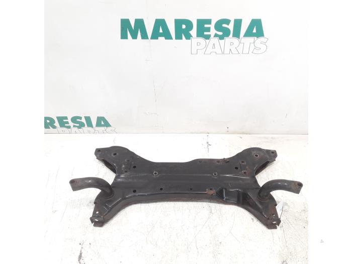 Subframe from a Citroën C-Crosser 2.2 HDiF 16V 2008