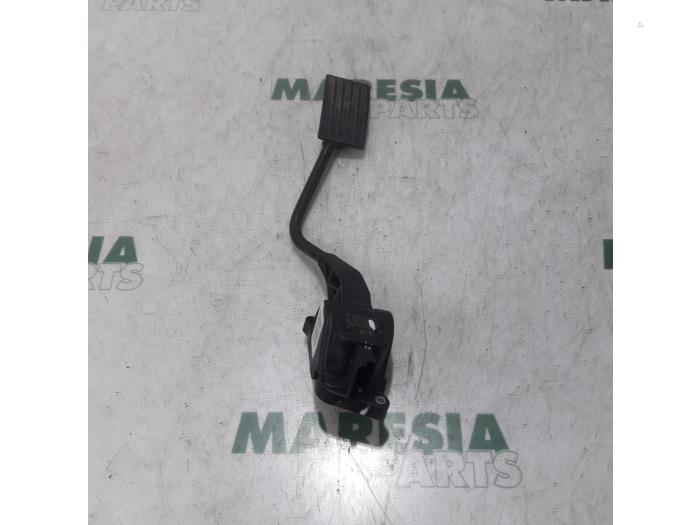 Begagnade Gaspedalsensor Peugeot 508 SW (8E/8U) 1.6 HDiF 16V Pris € 35,00 Marginaltabell erbjuds av Maresia Parts